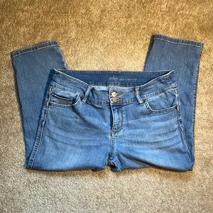 New York & Company stretch Denim capris, size 10